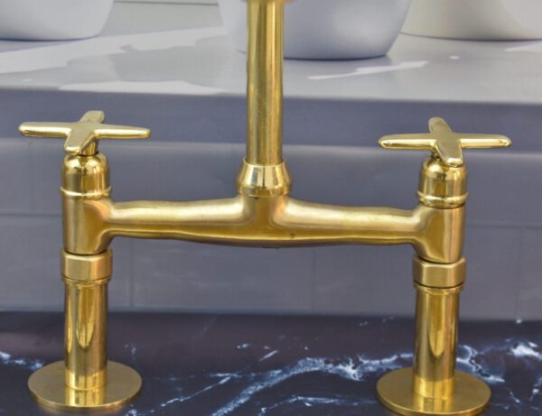 Unlacquered brass bridge faucet - Image 4