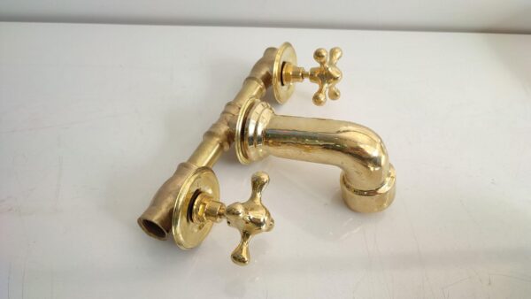 Unlacquered Brass Vintage Wall-mounted Bathroom Faucet with Gold Finish